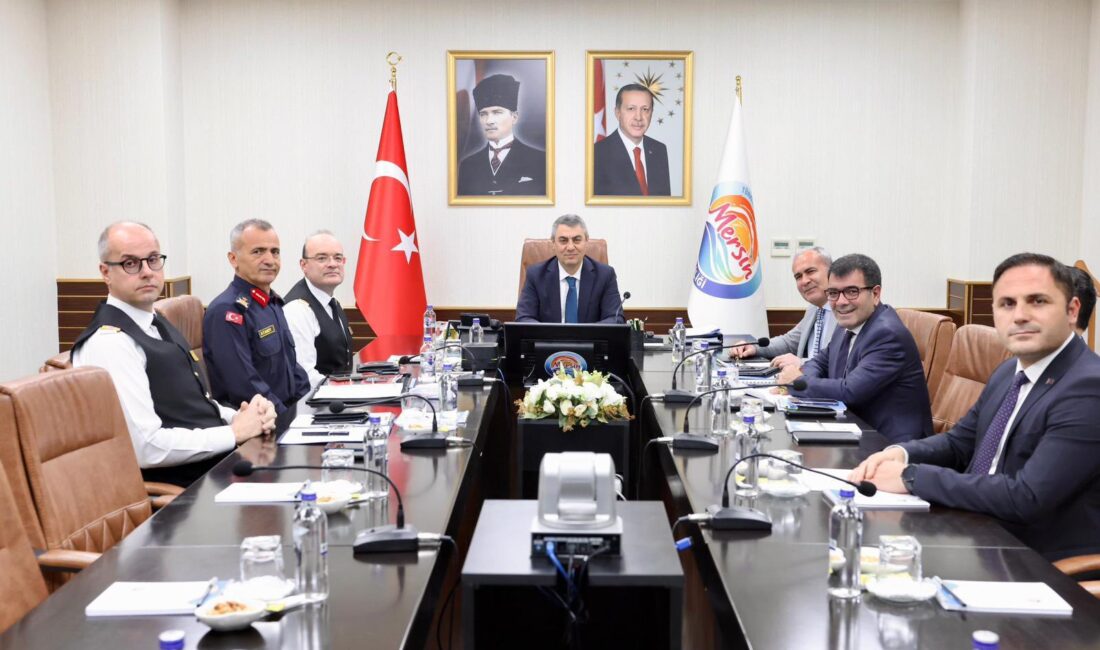 Mersin Valisi Atilla Toros başkanlığında, Güvenlik ve Asayiş Değerlendirme Toplantısı