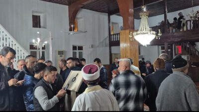 Mersin’in Anamur ilçesine bağlı Ören Mahallesi’nde bulunan Ortaköy Camii, Kadir