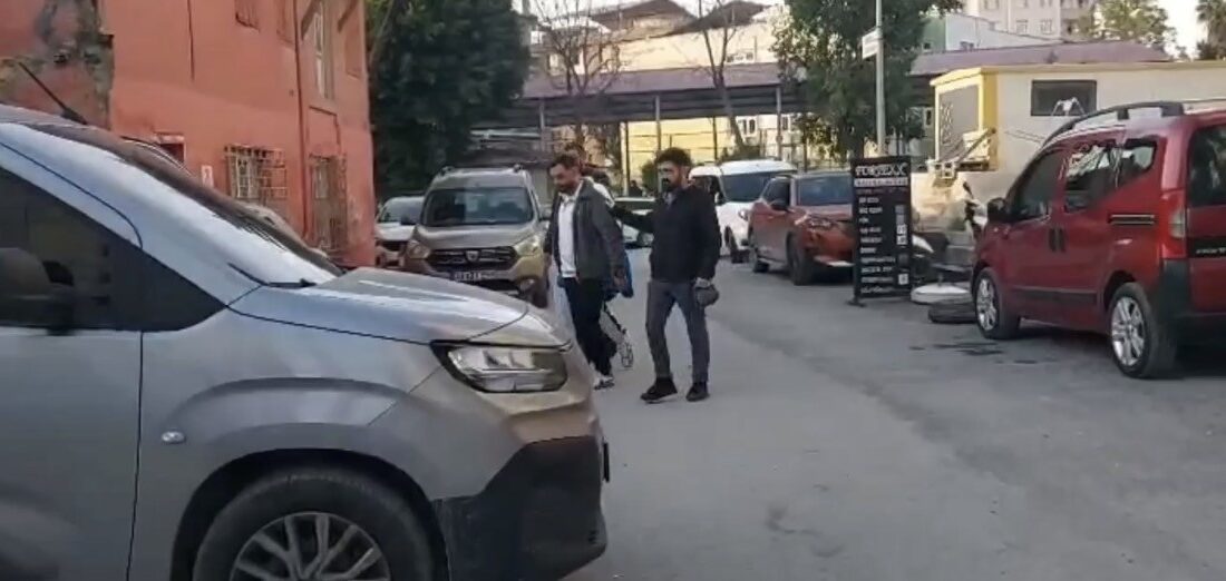 Tarsus’ta kadın kuaförüne uyuşturucu baskını Mersin‘in Tarsus ilçesinde bir kadın kuaför dükkanına yapılan operasyonda 250