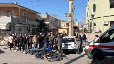 Mersin’in Tarsus ilçesinde meydana gelen kazada 2 kişi yaralandı. Kaza,