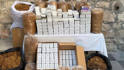 Mersin’de kaçak makaron operasyonu: 1 gözaltı Mersin’de jandarma ekiplerinin düzenlediği operasyonda çok sayıda makaron, tütün ve