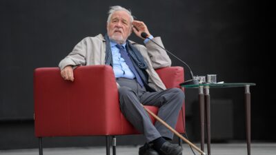 Sağlık sorunları sebebiyle bir süredir yoğun bakımda tedavi gören 78