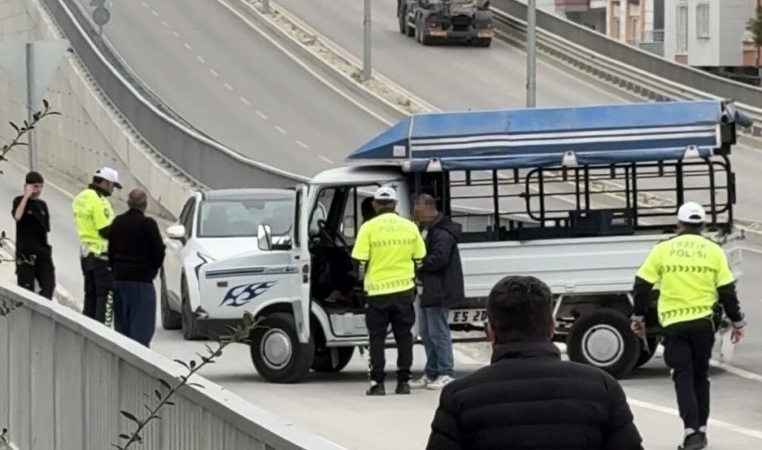Mersin’in Tarsus ilçesinde trafik ekiplerinin gerçekleştirdiği uygulama sırasında denetimden kaçmaya