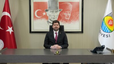 Mersin’in Tarsus ilçesinde Ramazan Bayramı öncesinde vatandaşların bayram coşkusunu birlikte