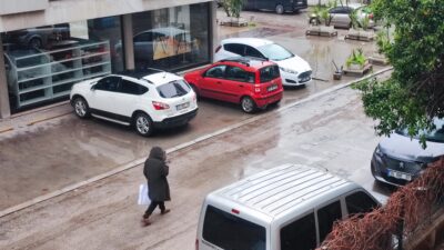 Adana’da dün etkili olmayan başlayan yağmurlu havanın çarşamba günü ara