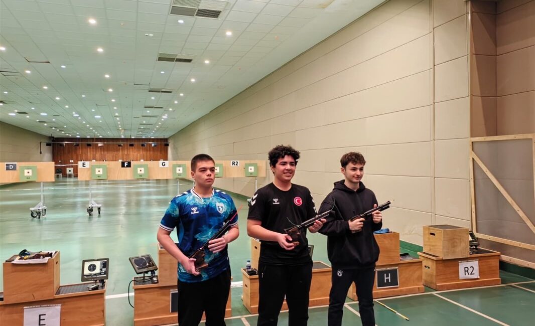 Mersin’de düzenlenen Havalı Silahlar Coşkun Abış Kupası müsabakalarında, Aydın Gençlik
