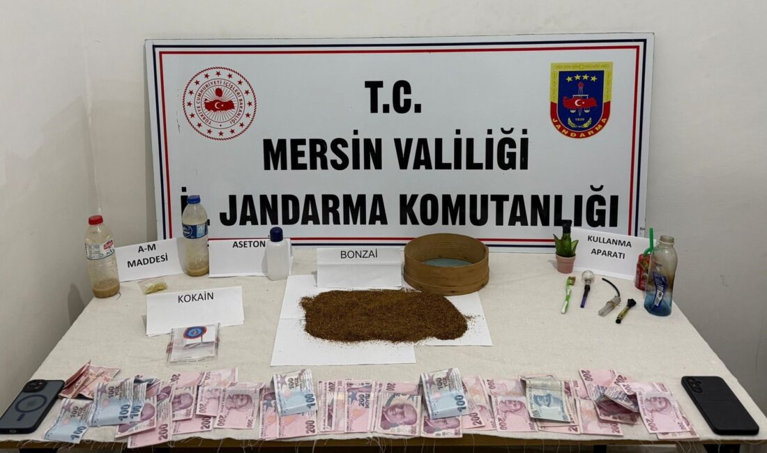 Uyuşturucu taciri yakalanıp tutuklandı Mersin‘in Anamur ilçesinde uyuşturucu madde ticareti yapan şüpheli jandarma ekipleri
