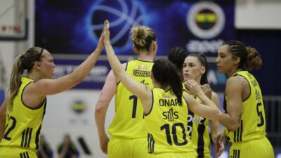 Fenerbahçe Opet, Halkbank Kadınlar Basketbol Süper Ligi play-off yarı final
