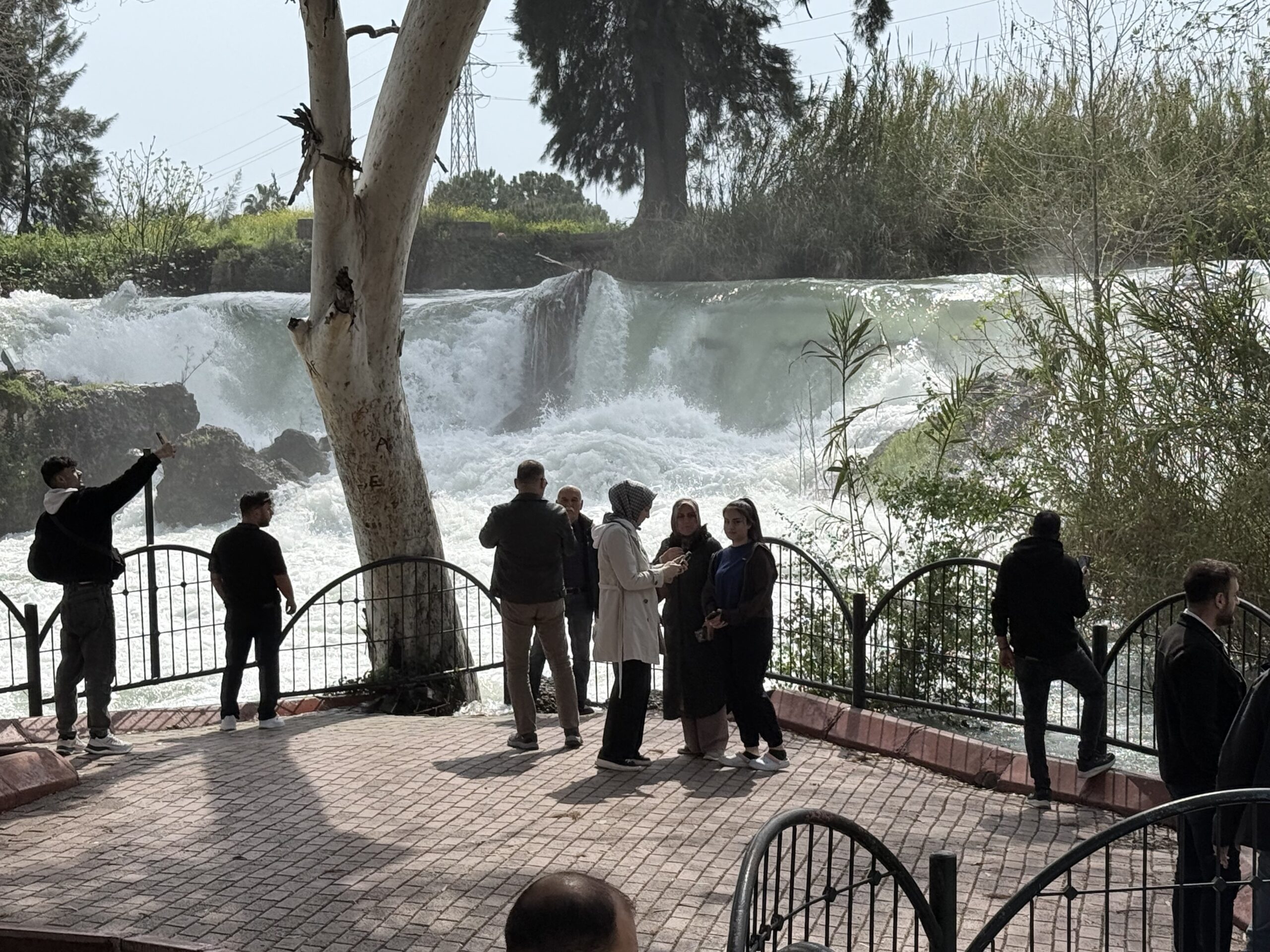 Tarsus Şelalesi’ne yağış sonrası ziyaretçi akını