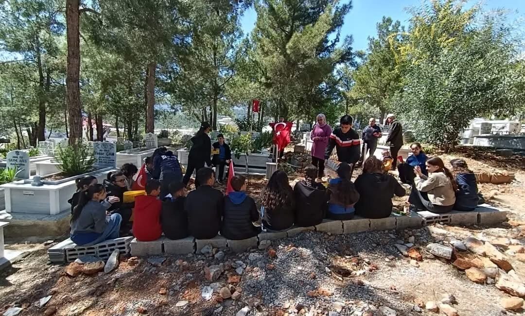 Mersin’in Bozyazı ilçesinde, Bozyazı Ortaokulu 8-A sınıfı öğrencilerinden oluşan Değerler