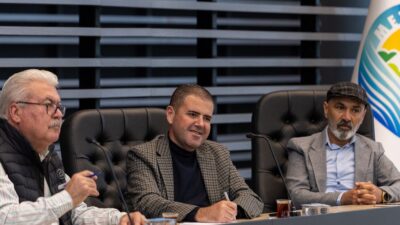 Mezitli Belediye Başkanı Ahmet Serkan Tuncer, mahalle muhtarlarıyla bir araya