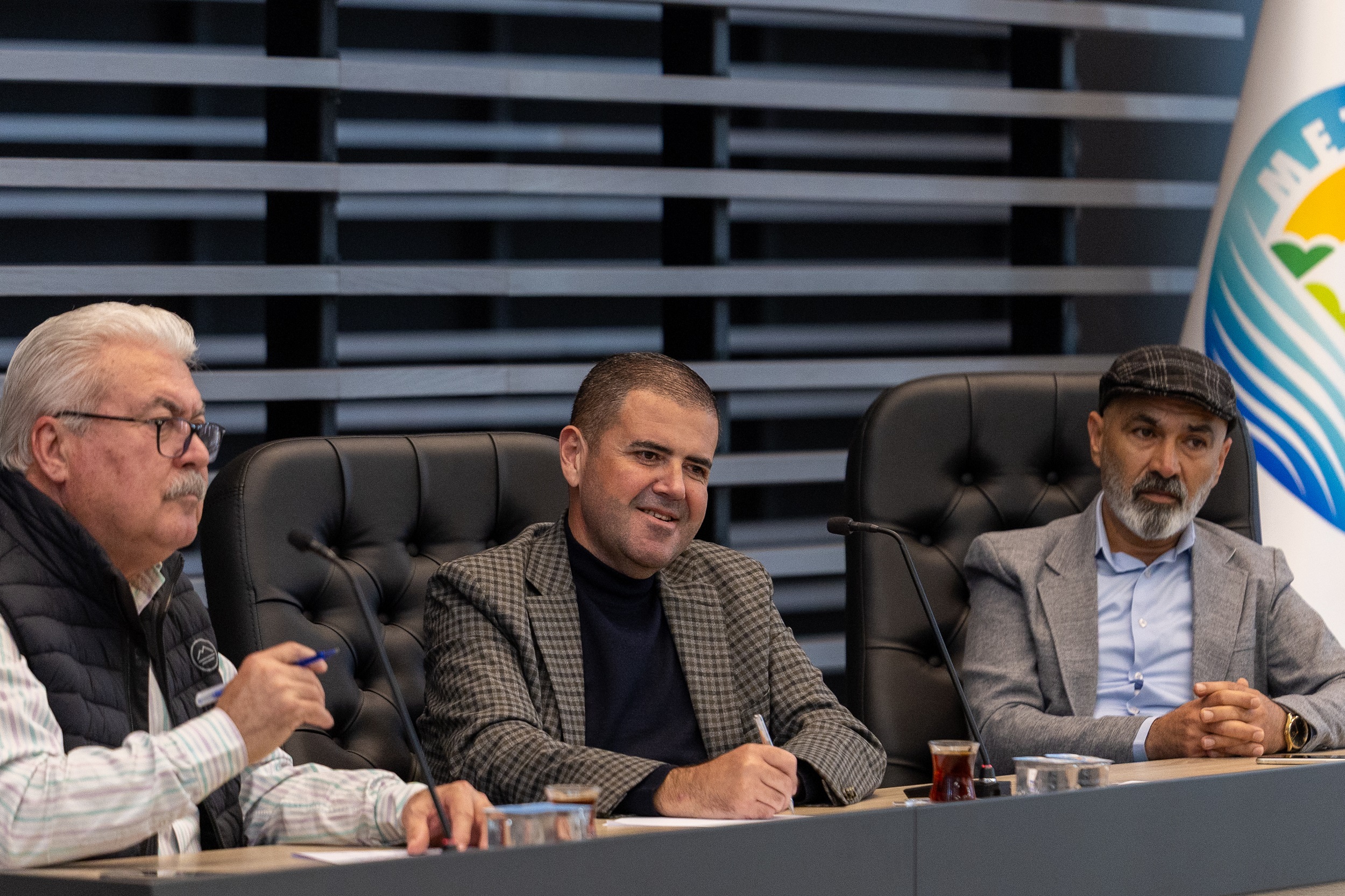 BAŞKAN TUNCER MAHALLE MUHTARLARIYLA BULUŞTU