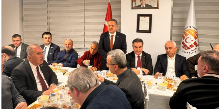Küresel Gazeteciler Konseyi (KGK) geleneksel iftar buluşmalarının ilki Ankara’da gerçekleşti.
