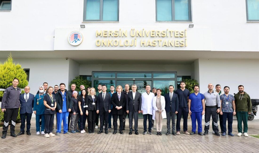 Mersin Valisi Atilla Toros, Ramazan Bayramı vesilesiyle Mersin Üniversitesi Onkoloji