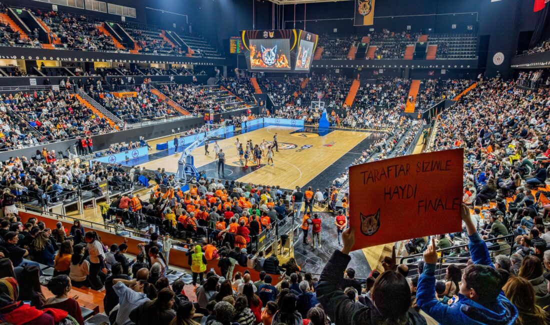 FIBA Kadınlar Avrupa Kupası yarı final rövanş maçında ÇİMSA ÇBK