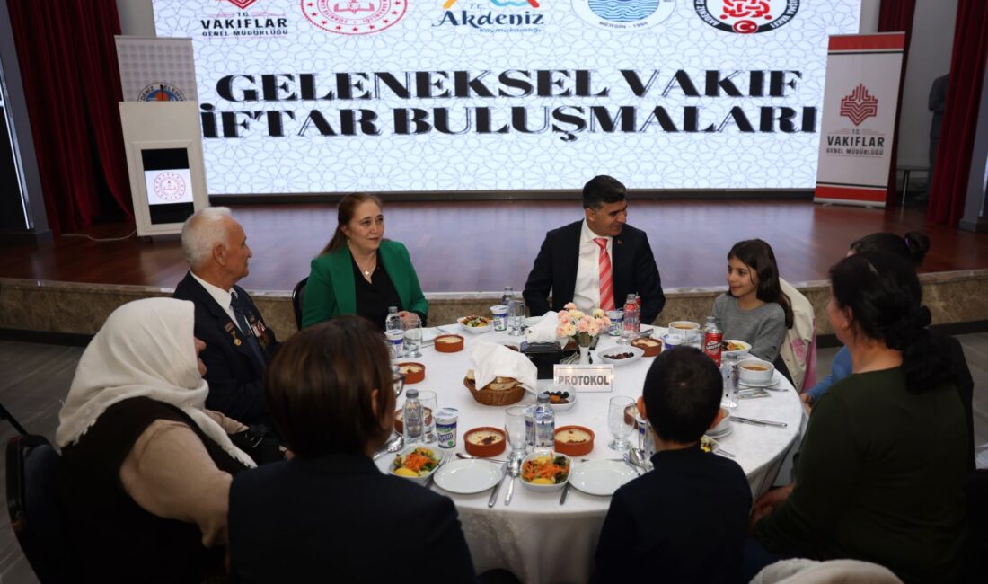 Akdeniz Kaymakamı ve Belediye Başkan V. Zeyit Şener, Vakıflar Genel