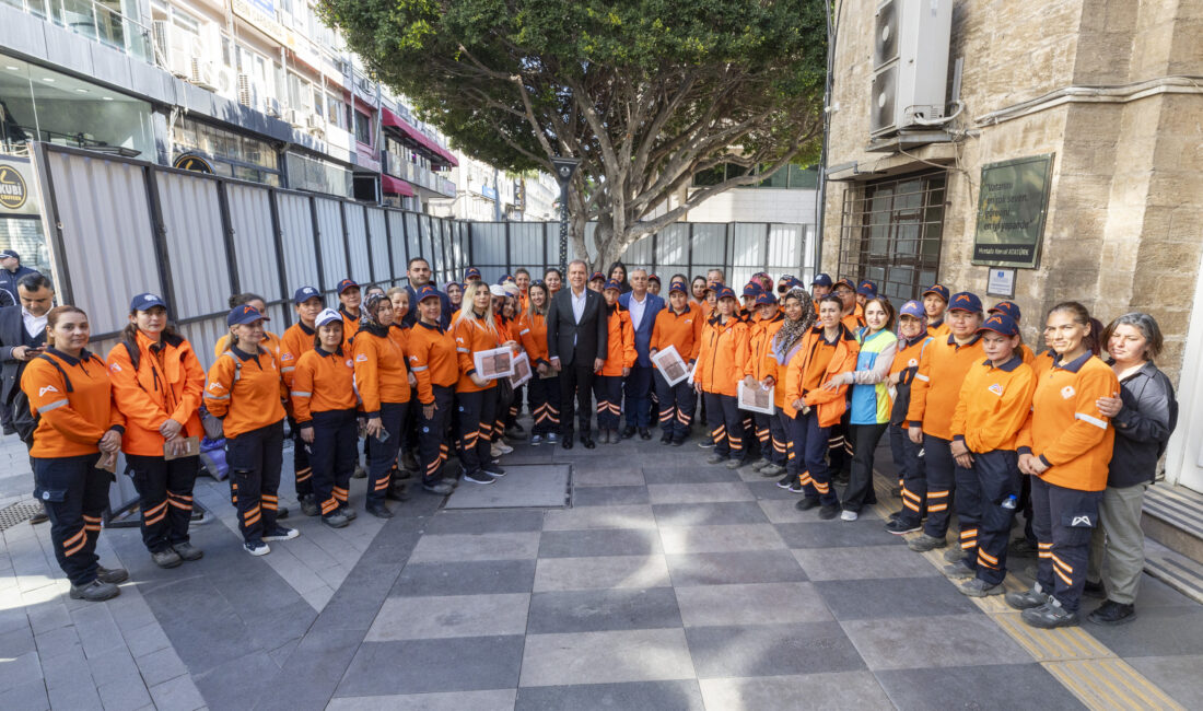 KADINLARIN ÖZGÜR VE EŞİT YAŞAMI MERSİN BÜYÜKŞEHİR İLE GÜÇLENİYOR Kentin her noktasında hakim kıldığı eşitlik, özgürlük ve güçlendirme temelli