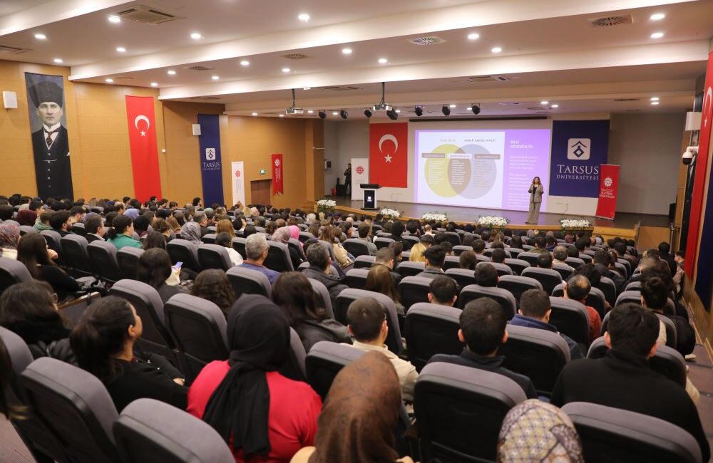 Tarsus Üniversitesi’nde Dezenformasyonla Mücadele Eğitimi T.C. Cumhurbaşkanlığı İletişim Başkanlığı Adana Bölge Müdürlüğü tarafından, Tarsus Üniversitesi’nde