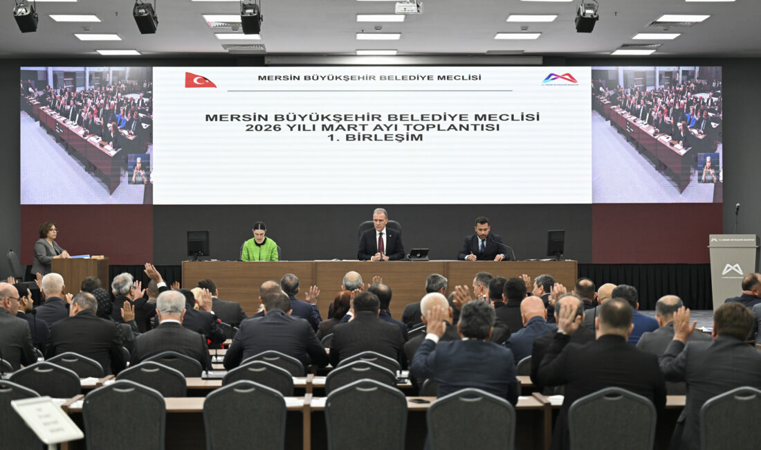 SEÇER: “YETKİ BÜYÜKŞEHİR’DE OLSA EVSEL KATI ATIK BEDELİNİN 1 TL’SİNİ DAHİ TAHSİL ETMEYİZ” Mersin Büyükşehir Belediye Meclisi’nin 2026 Yılı Mart Ayı Olağan Toplantısı