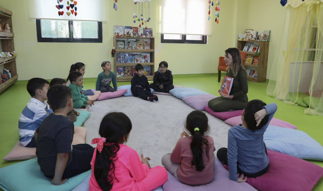 MERSİN BÜYÜKŞEHİR’İN TOROSLAR ÇOCUK KAMPÜSÜ’NDE ÇOCUKLAR ‘MASAL VE DRAMA ATÖLYESİ’ İLE KENDİNİ KEŞFEDİYOR Mersin Büyükşehir Belediyesi Kadın ve Aile Hizmetleri Dairesi Başkanlığı bünyesinde