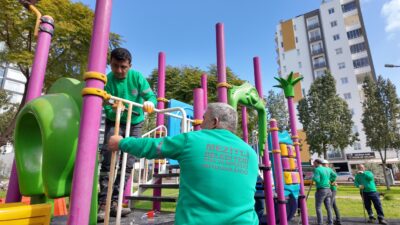 Mezitli Belediyesi, kent genelindeki park ve halka açık oturma alanlarını