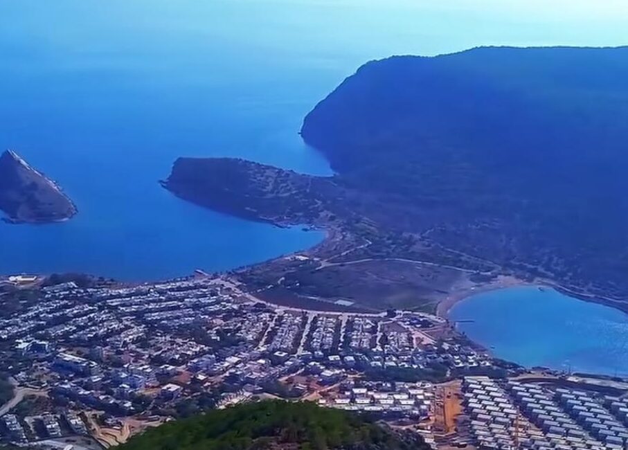 MERSİN’İN “13. KOYU” TEHLİKEDE: TİSAN’DA ÇEVRE ALARMI! Mersin’in doğal mirasları arasında gösterilen Tisan Adası ve koyu için