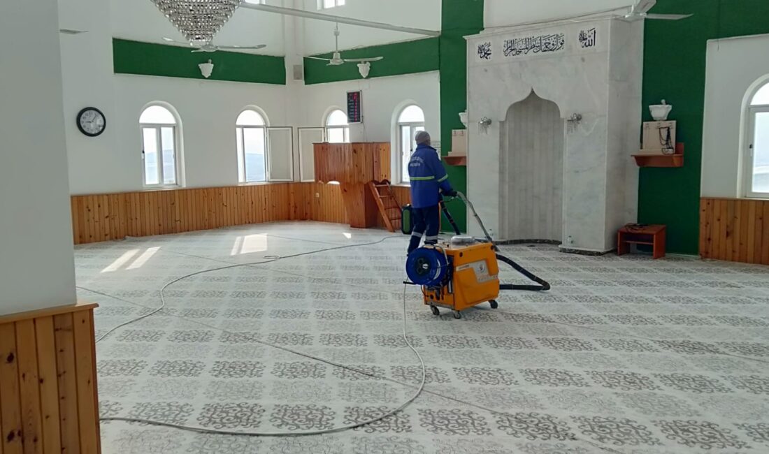 Akdeniz Belediyesi, Ramazan Bayramı öncesinde ilçe genelindeki camilerde temizlik çalışmalarını