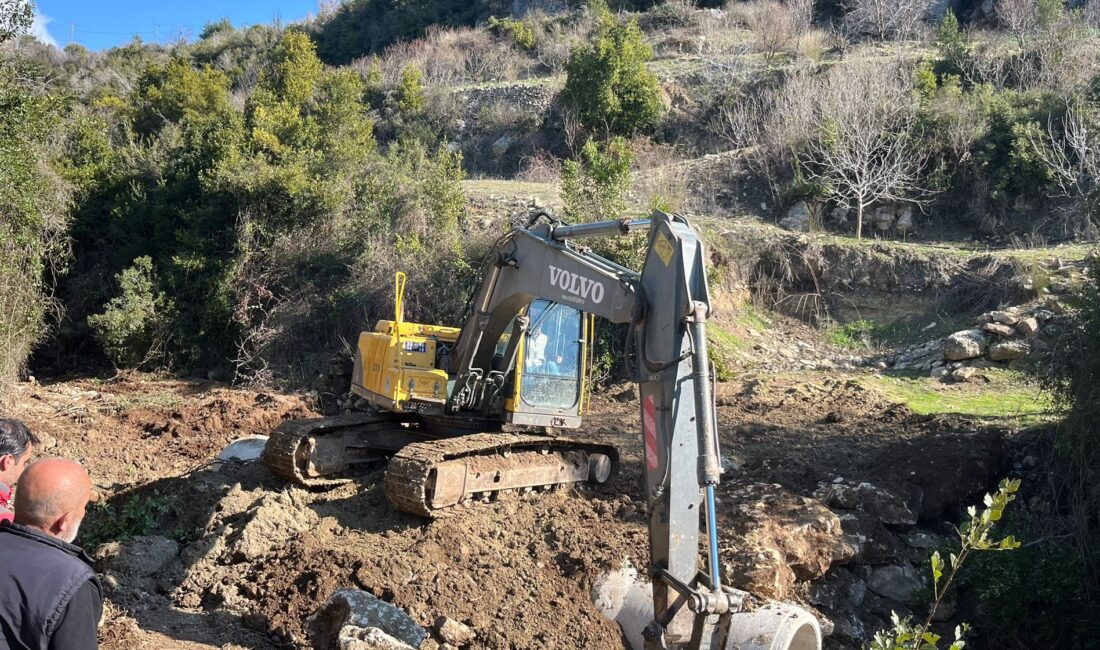 TOROSLAR BELEDİYESİ YAYLALARDA HİZMET ATAĞINI SÜRDÜRÜYOR Toroslar Belediyesi, ilçe merkezinin yanı sıra kırsal mahallelerde de hizmet