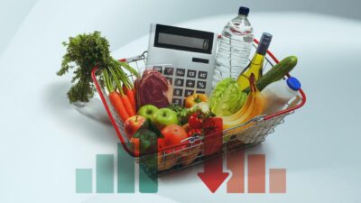 Enflasyon, şubatta aylık bazda yüzde 2,96, yıllık bazda yüzde 31,53 oldu Şubat ayında tüketici fiyat endeksi (TÜFE) yıllık yüzde 31,53, aylık