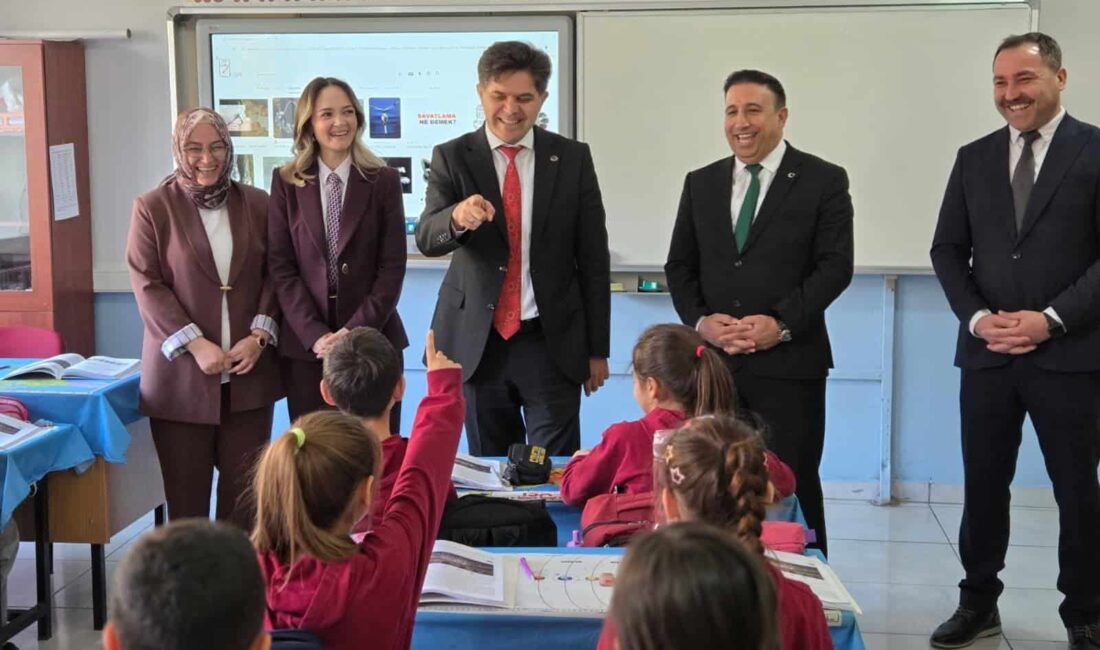 İl Millî Eğitim Müdürü Muhammed Özdemirci, Aydıncık ilçesinde Fatih İlkokulu