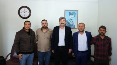 Toroslar Belediye Başkanı Abdurrahman Yıldız, kent genelinde faaliyet gösteren esnaf