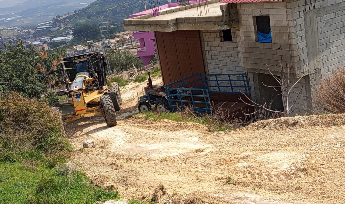 Akdeniz Belediyesi Fen İşleri Müdürlüğü ekipleri, ilçe genelinde ulaşım konforunu