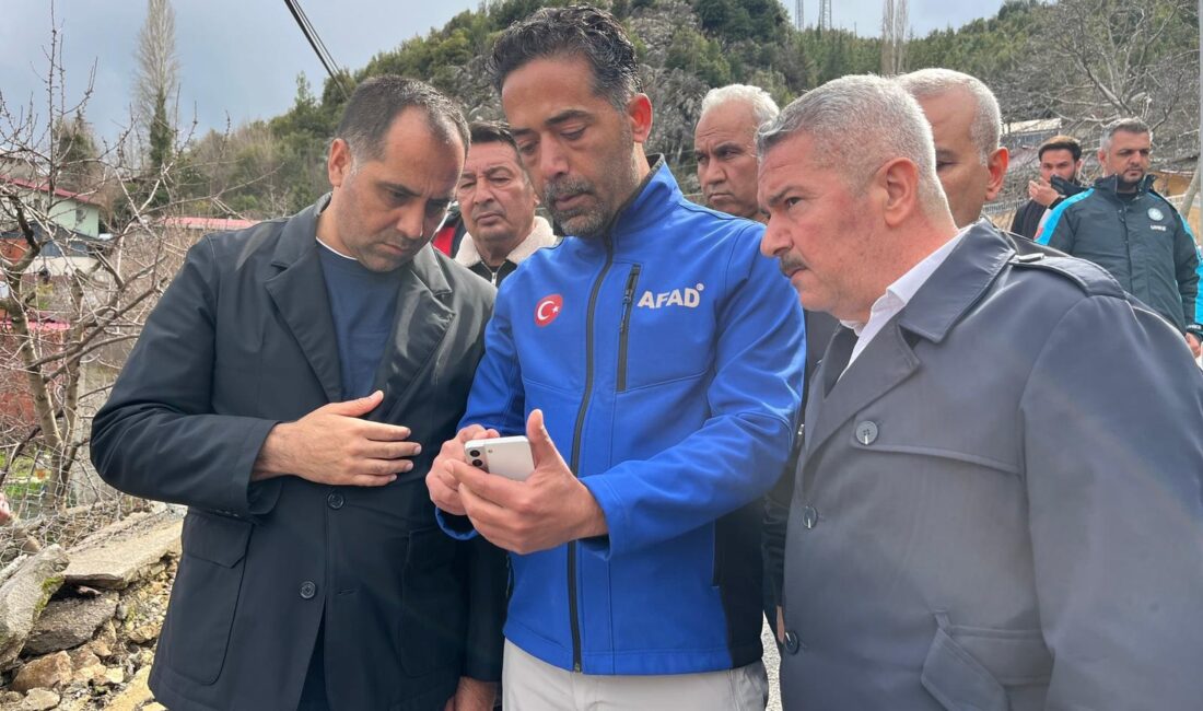 Kıratlı, heyelan bölgesinde incelemelerde bulundu AK Parti Mersin Milletvekili ve Kamu İktisadi Teşebbüsleri Komisyonu Üyesi