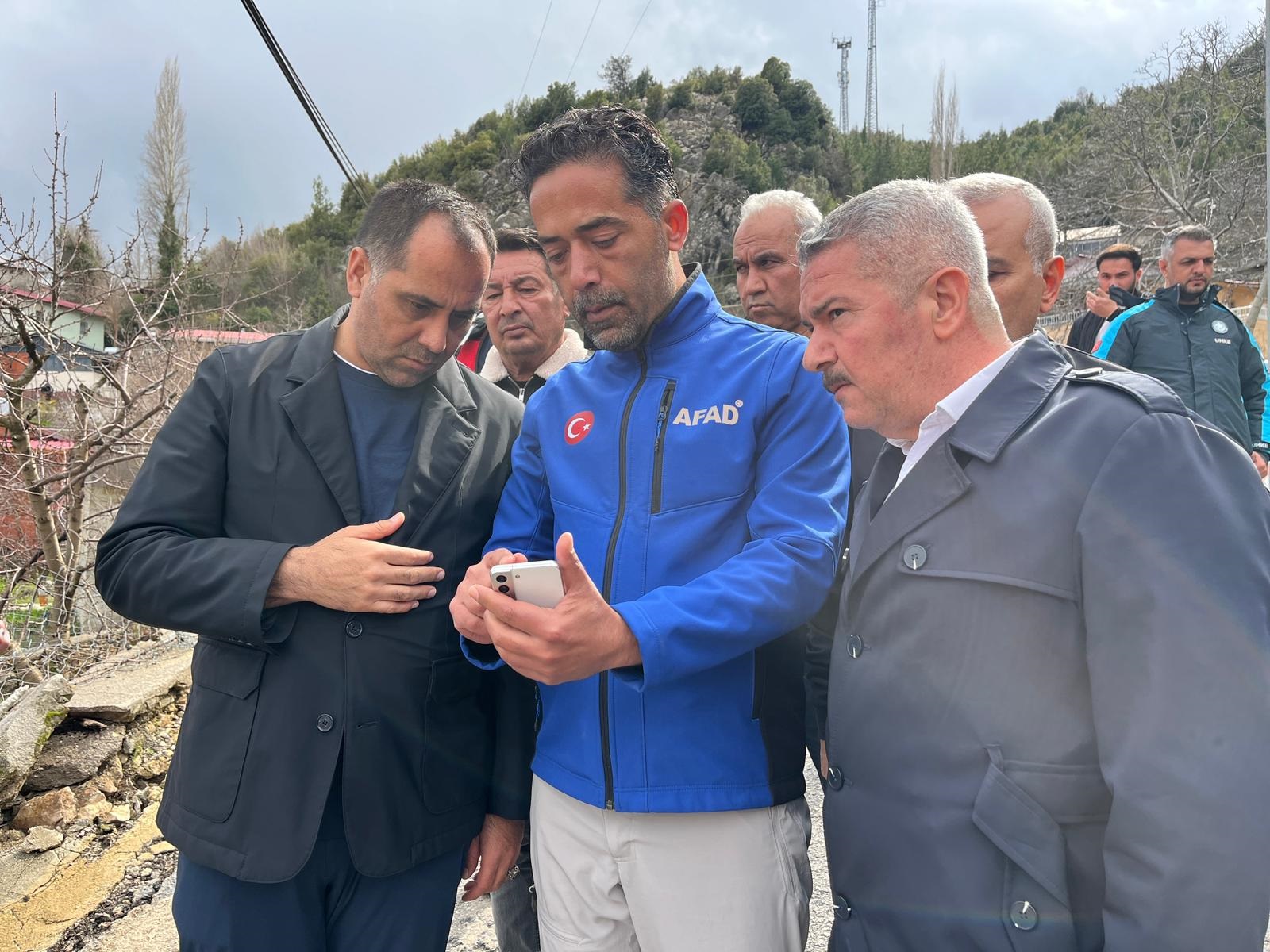 Kıratlı, heyelan bölgesinde incelemelerde bulundu