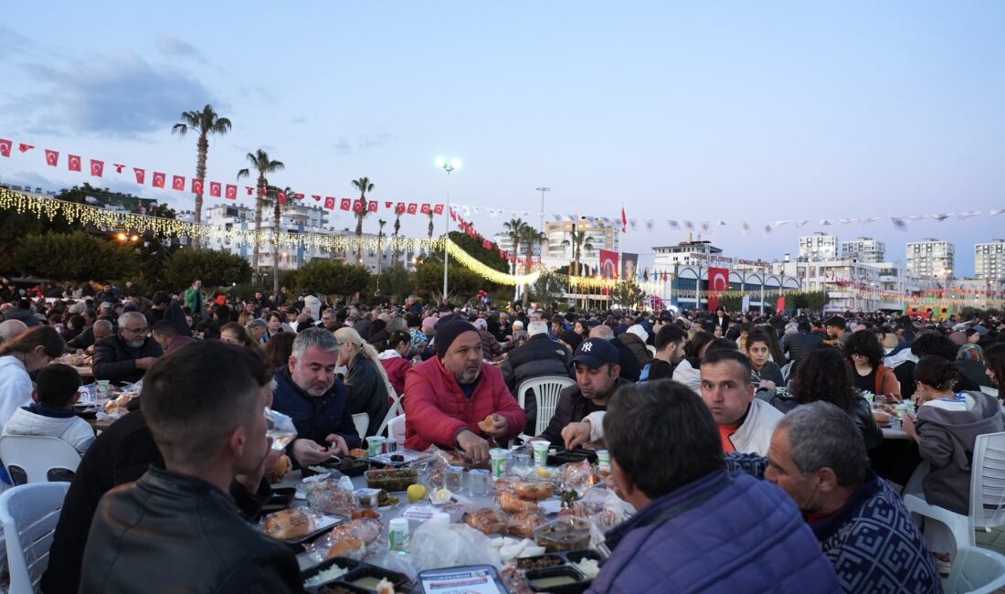 Ramazan ayında dualar arşa yükseliyor, gönüller semaya açılıyor. Mersin Erdemli’de