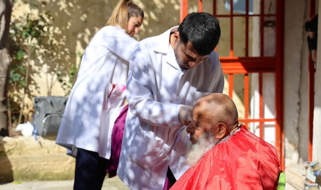 Toroslar Belediyesi, Ramazan Bayramı  öncesinde yaş almış vatandaşlara evlerinde kişisel