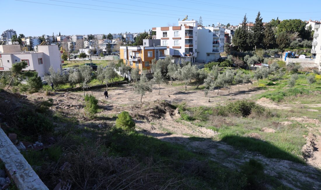 Toroslar Belediyesi, ilçede işgal edilmiş kamusal alanları yeniden vatandaşların kullanımına