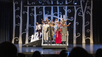 Sanatı ve sanatçıyı destekleyerek Mersinli sanatseverlerle buluşmalarının önünü açan Mersin