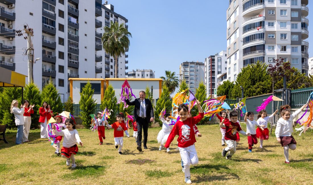 Mezitli Belediye Başkanı Ahmet Serkan Tuncer, 23 Nisan Ulusal Egemenlik