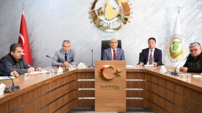 Mersin Orman Bölge Müdürlüğü toplantı salonunda, Orman Genel Müdürlüğümüzün emirleri