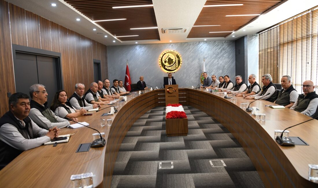 Mersin Orman Bölge Müdürü Zafer Kızıl, bölge müdür yardımcıları, şube