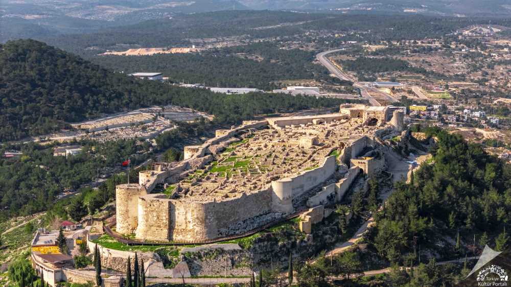 Mersin’in Silifke ilçesinde, Roma Dönemi’nden 20. yüzyıla kadar kesintisiz yerleşime