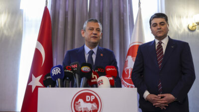 Cumhuriyet Halk Partisi Lideri Özgür Özel, Demokrat Parti Genel Başkanı