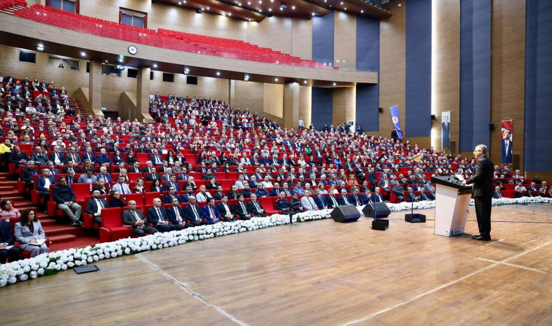 Mersin Valisi Atilla Toros başkanlığında, Mersin Üniversitesi Akdeniz Kültür Merkezi’nde