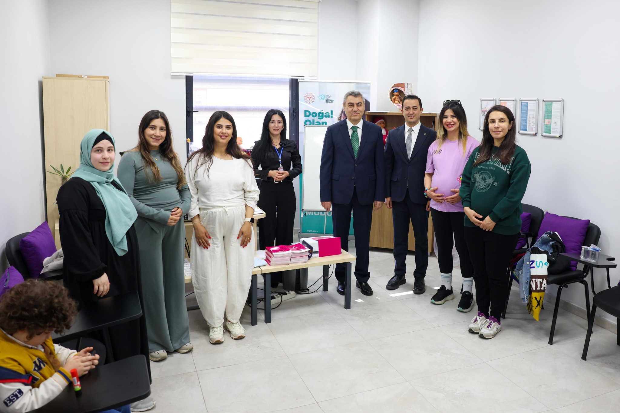 Vali Toros, Kanser Haftası vesilesiyle sağlık merkezlerini ziyaret etti