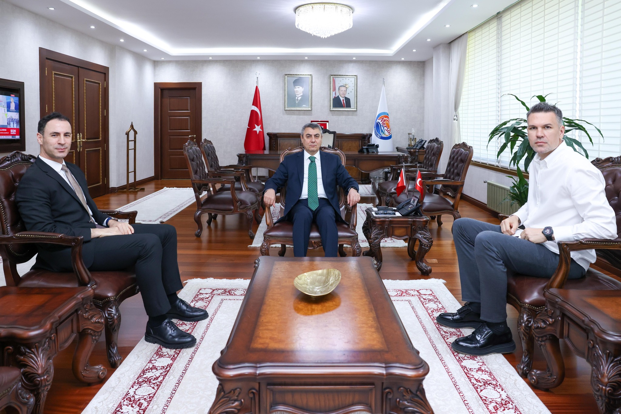 Vali Toros, Çimsa ÇBK Mersin Başkanı Serdar Çevirgen ile görüştü