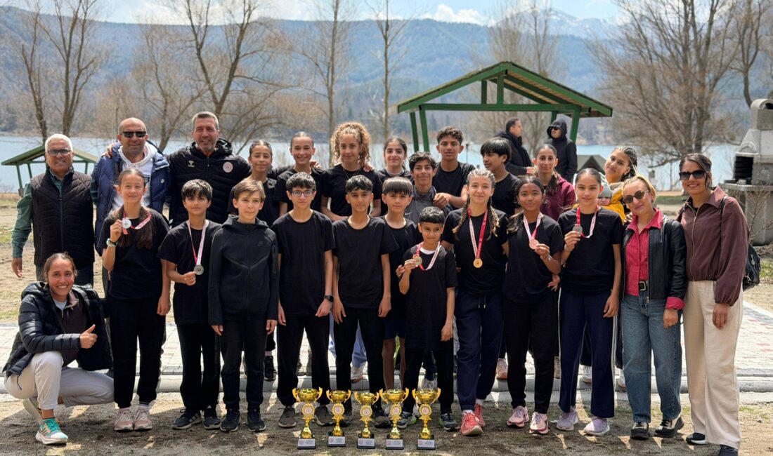 Isparta’da düzenlenen Anadolu Yıldızlar Ligi (ANALİG) Kros ve Bayrak Yarışmaları