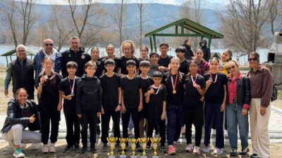 ANALİG Kros ve Bayrak Yarışmalarında Büyük Başarı Isparta’da düzenlenen Anadolu Yıldızlar Ligi (ANALİG) Kros ve Bayrak Yarışmaları