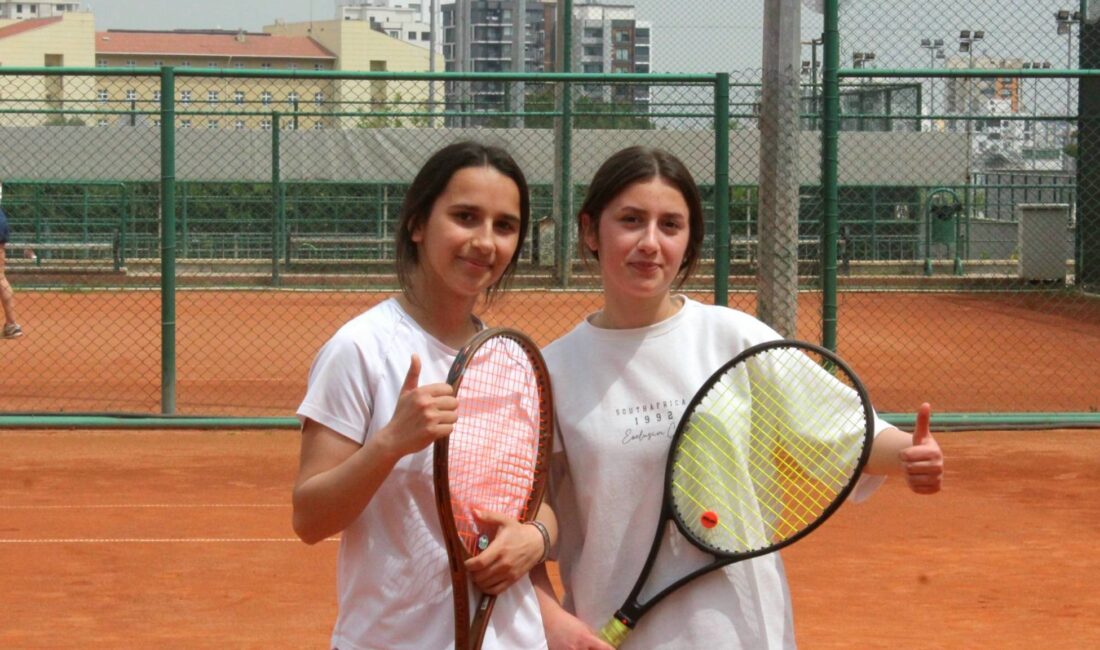 Okul Sporları Yıldızlar ve Gençler Tenis Türkiye Şampiyonası Mersin’de Başladı 2025-2026 Okul Sporları Sezonu kapsamında düzenlenen Yıldızlar ve Gençler Tenis