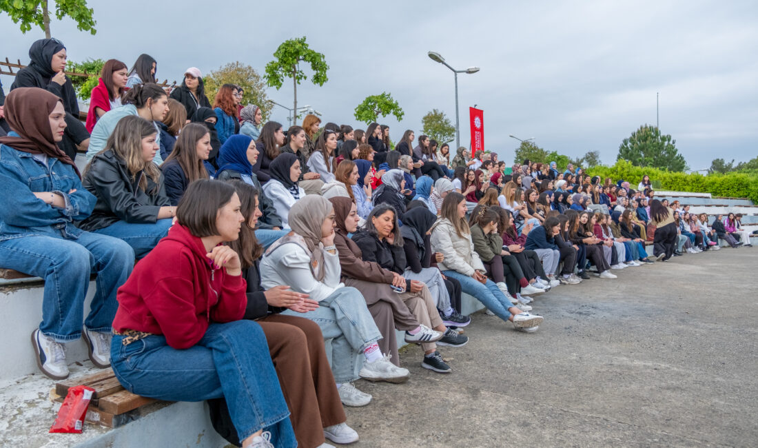 Gençlerin sosyal gelişimlerine katkı sunmak ve iletişim alanındaki becerilerini artırmak